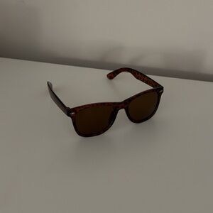 Stylish Tortoiseshell Sunglasses